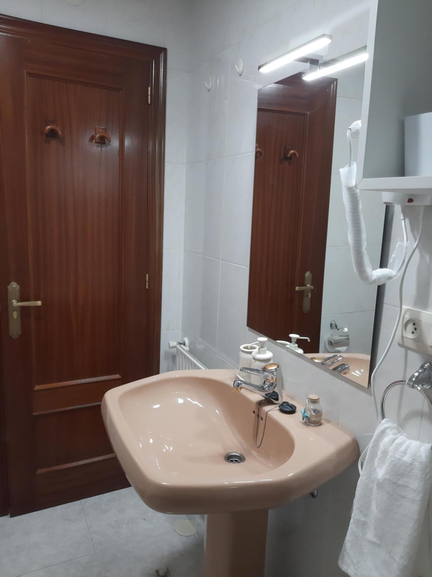 Apartamento Elena Centrico Con Wifi Onís Kültér fotó