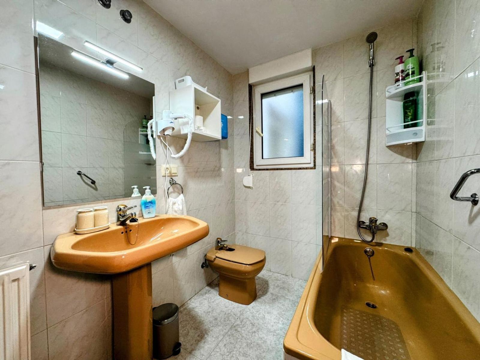 Apartamento Elena Centrico Con Wifi Onís Kültér fotó